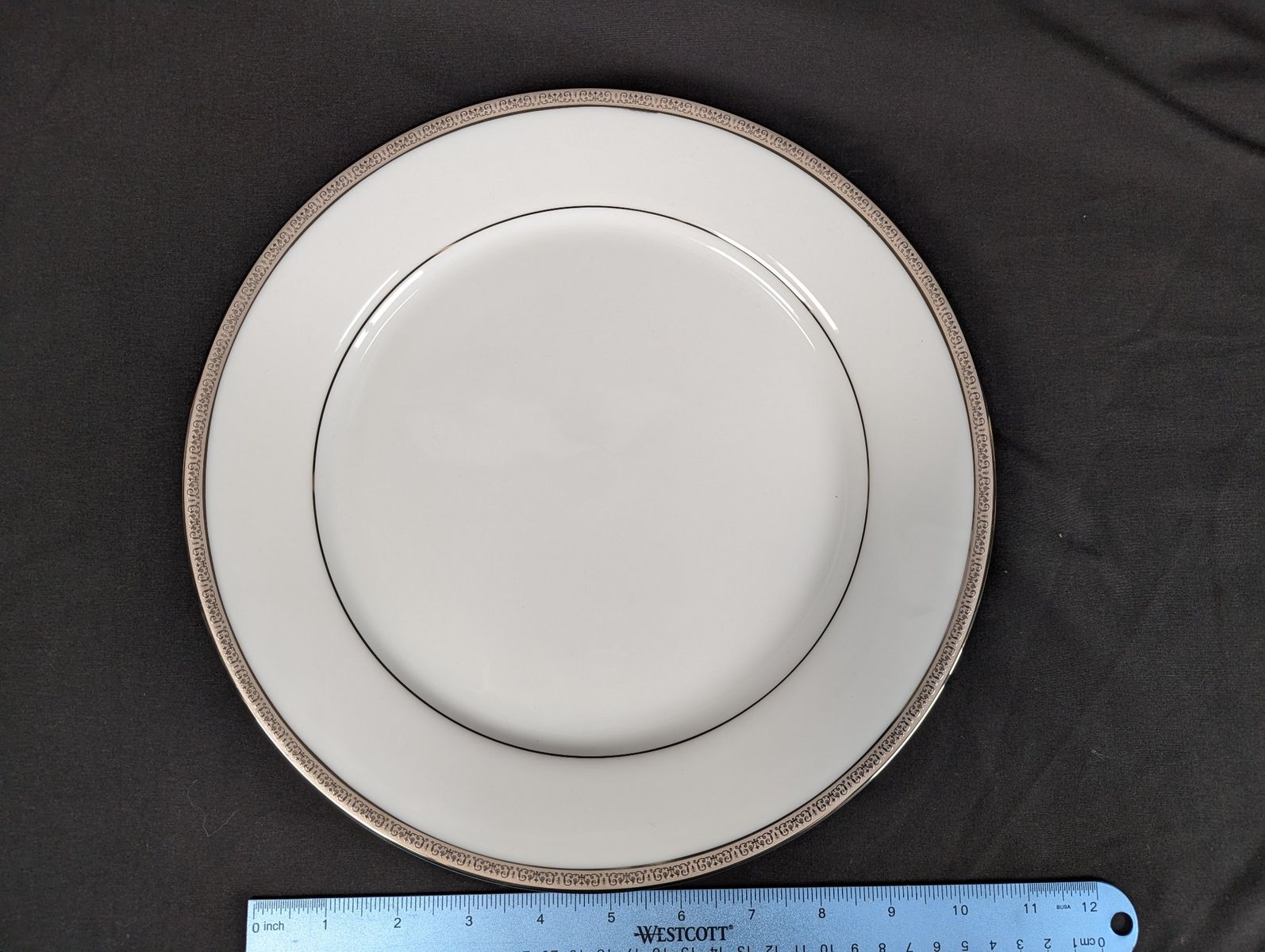 Main image 6