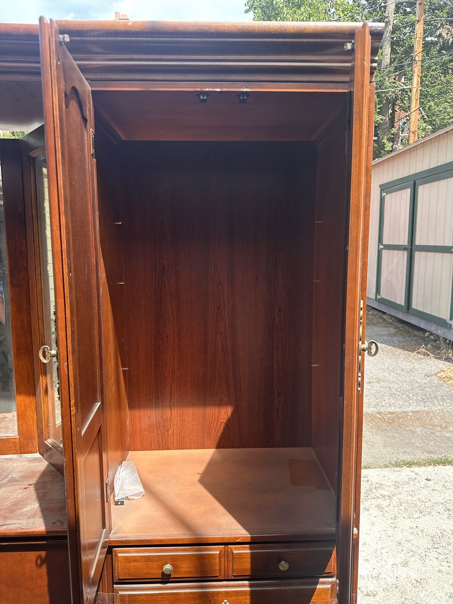 Main image 3