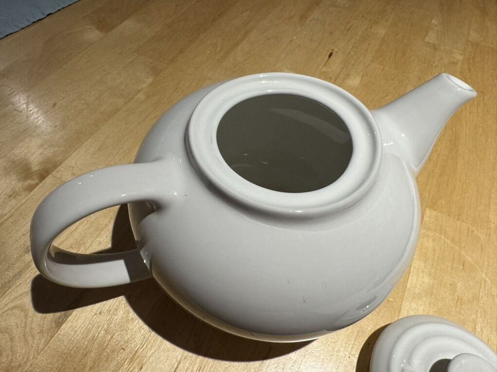 Le Creuset Teapot