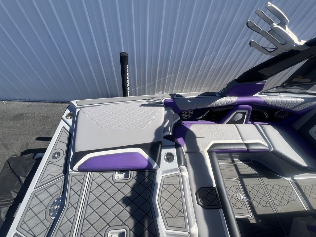 Main image 7