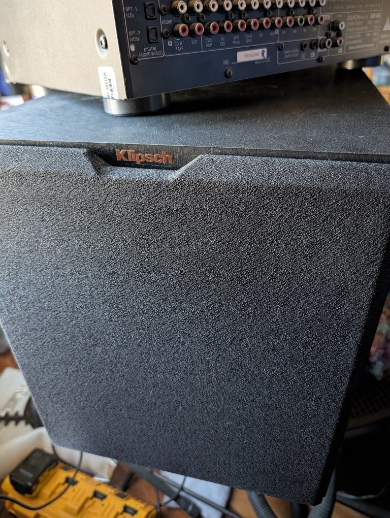Klipsch Rs- 125W sub woofer