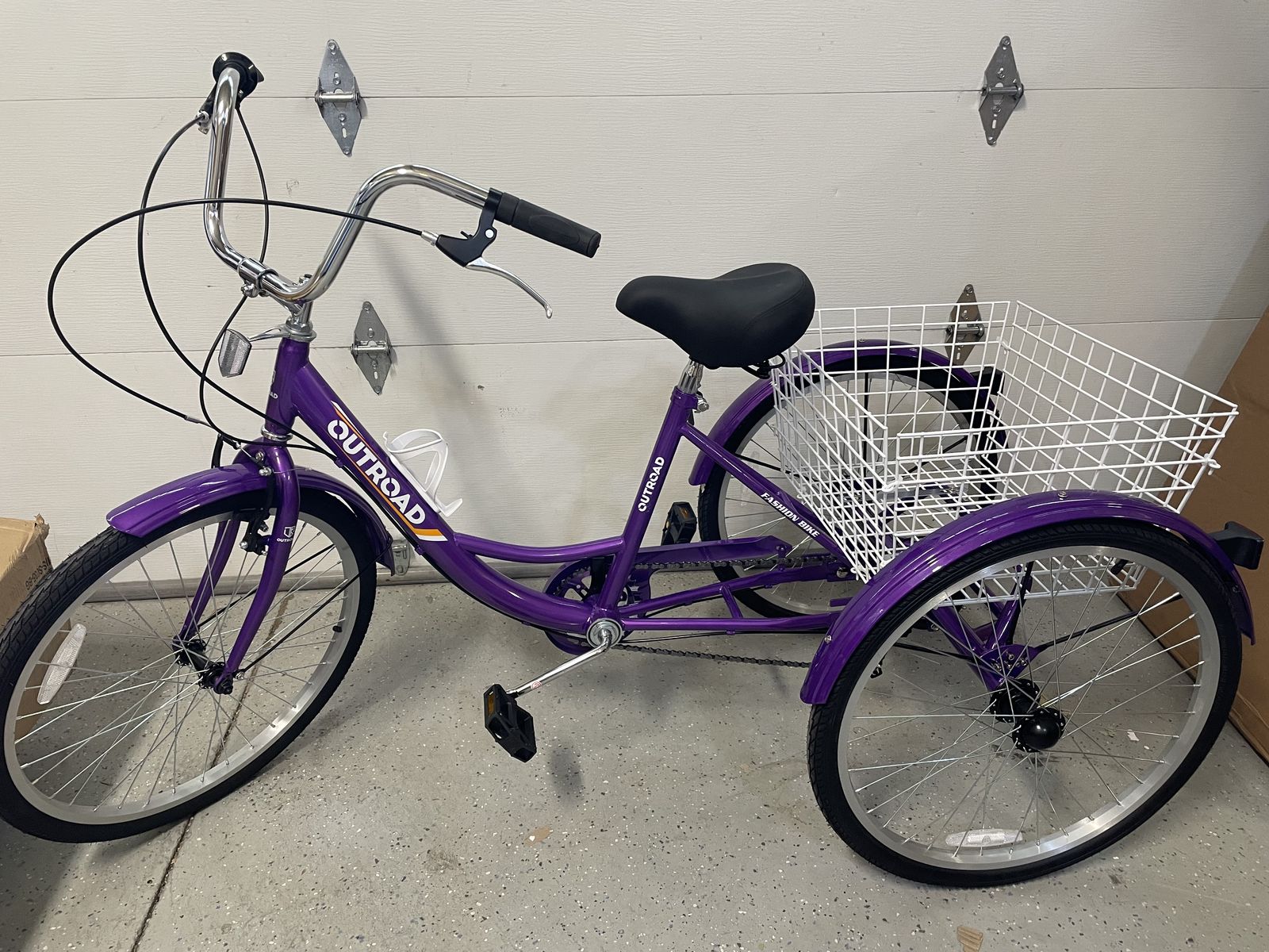 Brand New Adult Tricycle, 24".. 7 Speed Cruiser Trike, 3 Wheel Bikes with Large Basket