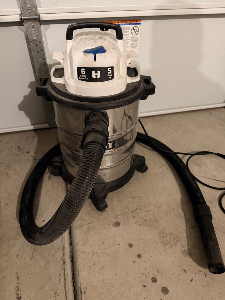 HART 6 Gallon 5 Peak HP Stainless Steel Wet/Dry Vacuum