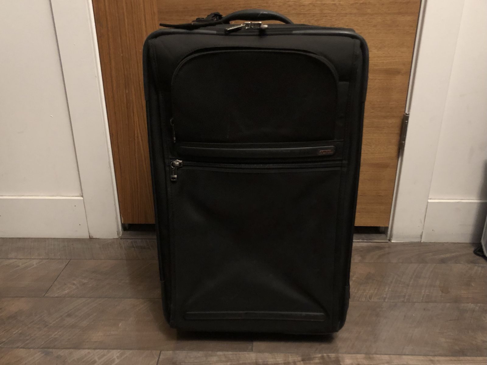TUMI Expandable Carry On Suitcase Luggage Bag 22022D4 2 Wheel