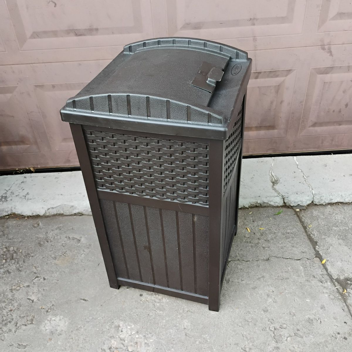 Main image 3