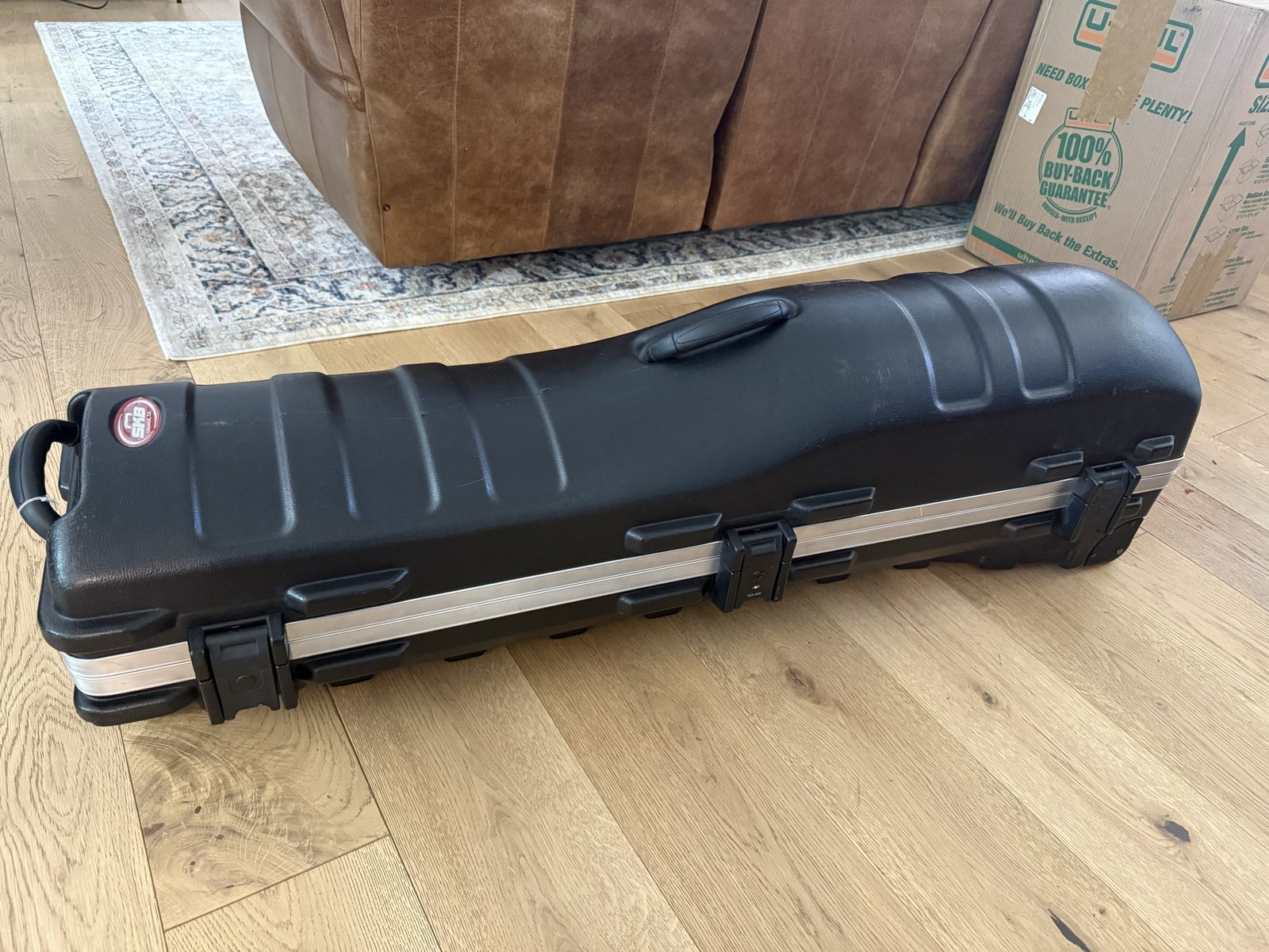 SKB Golf Hard Travel Case with Wheels - Durable Protection for Golf Clubs (missing key)