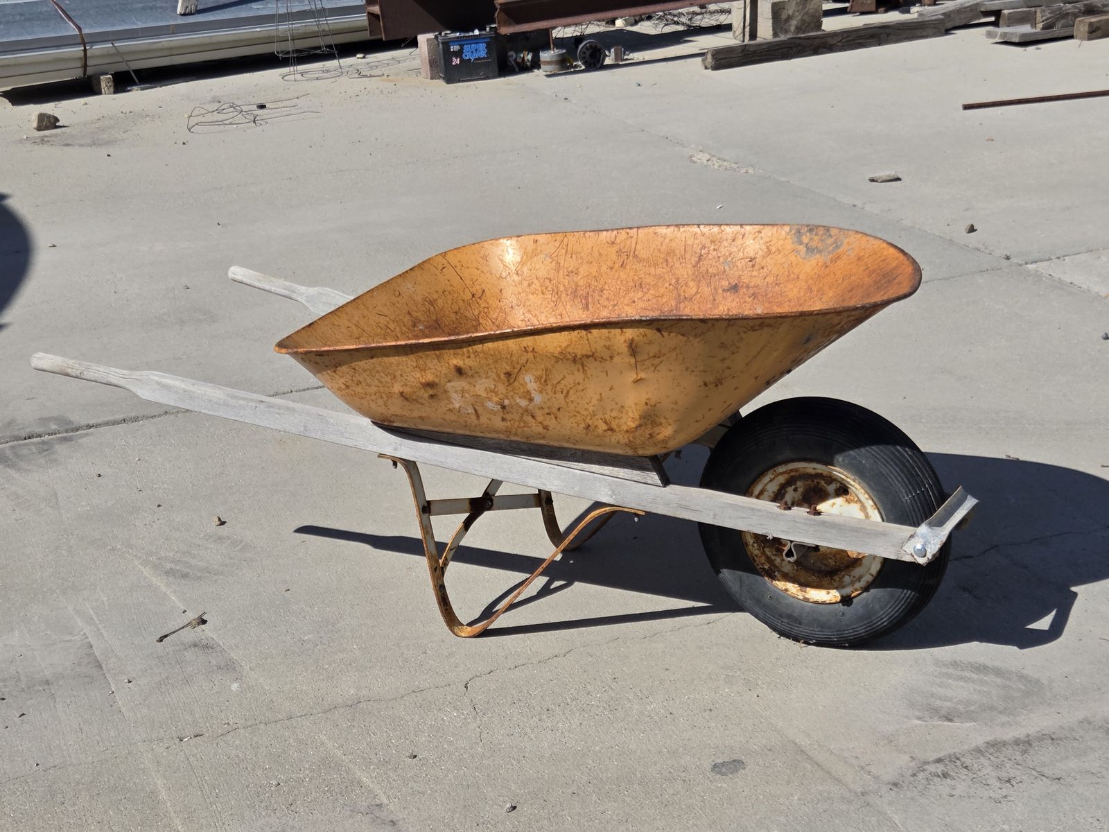 WHEELBARROW
