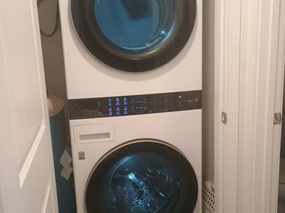 LG ThinQ WKE100HWA WashTower Stacked Washer & Dryer – Like New! White – Moving Sale