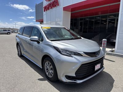 2023 Toyota Sienna LE 8-Passenger