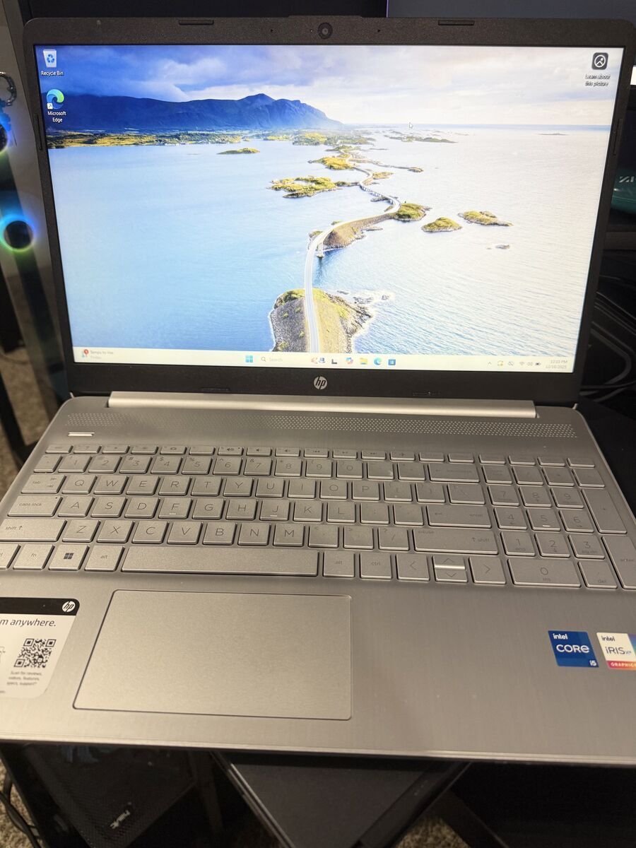 Hp 15 w/warranty