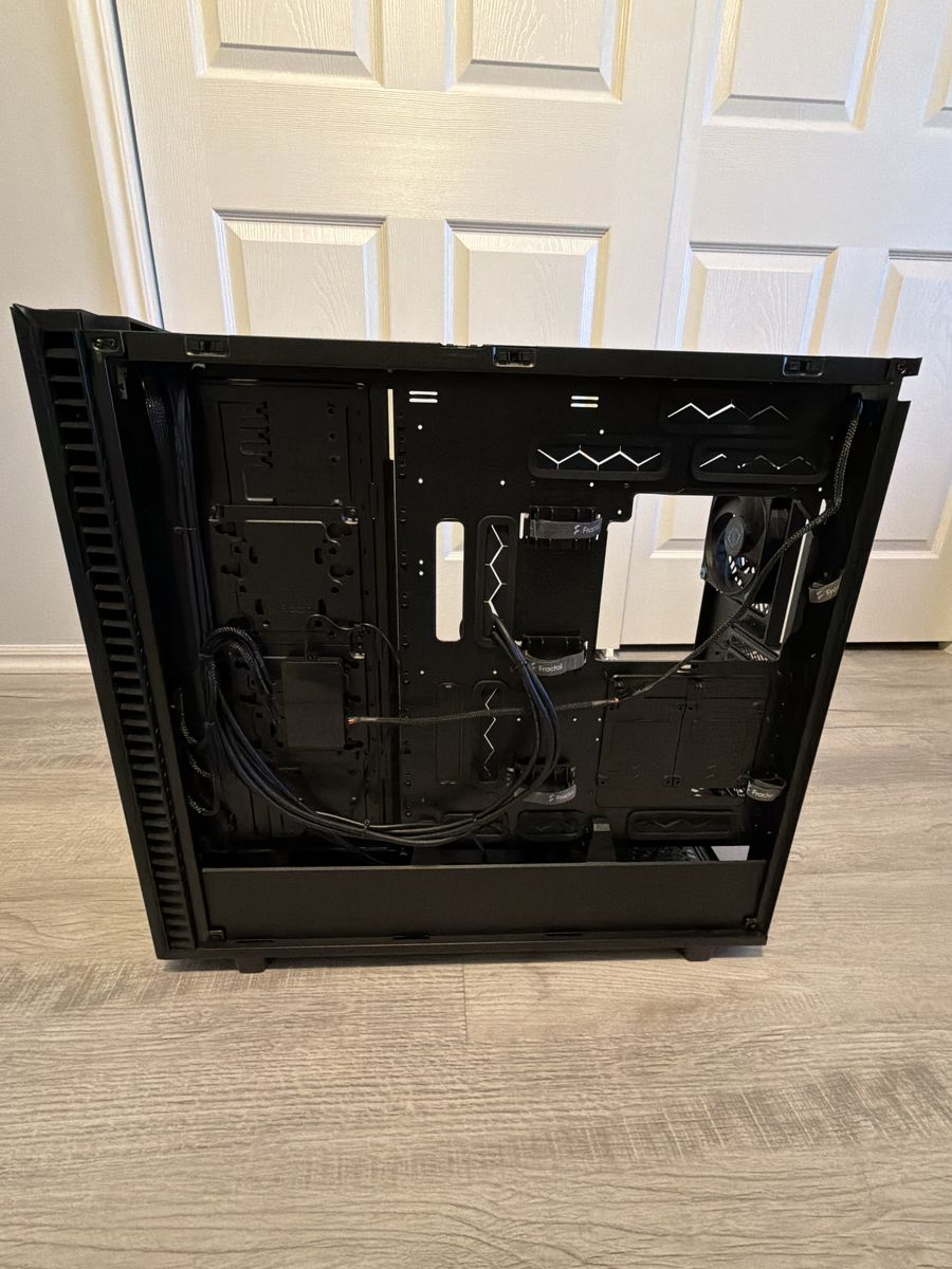 Define 7 XL computer case
