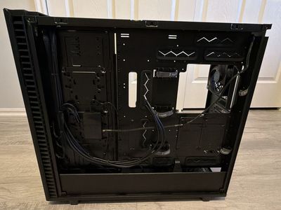 Define 7 XL computer case