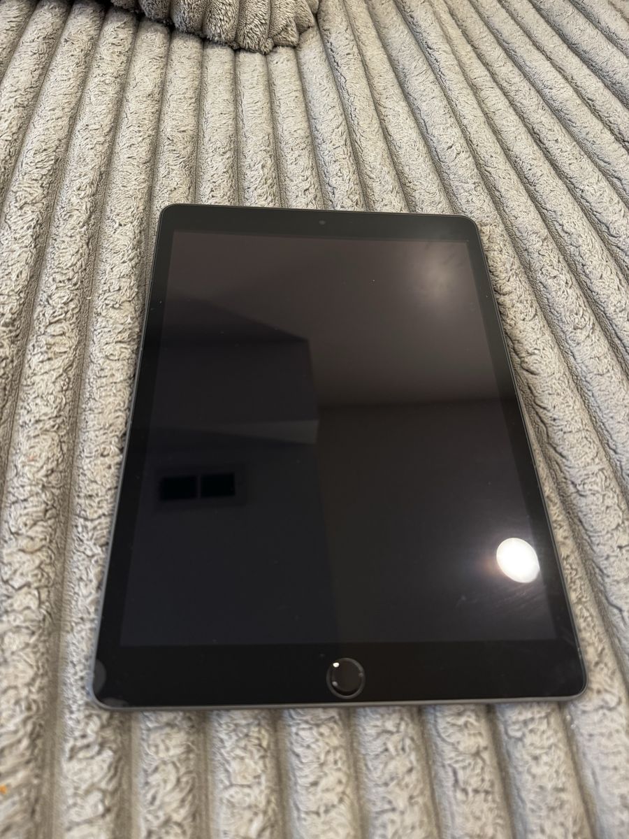 iPad 9th Gen 10.2" 64GB WiFi only