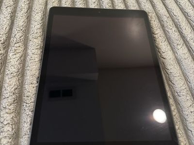 iPad 9th Gen 10.2" 64GB WiFi only