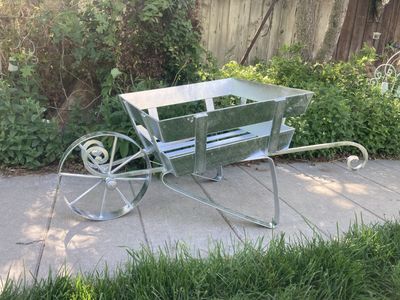 Yard decoration plant Holder wheelbarrow