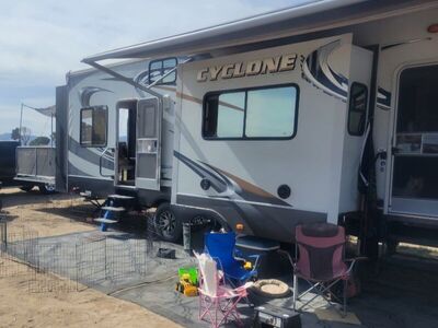 2012 HEARTLAND CYCLONE 40FT