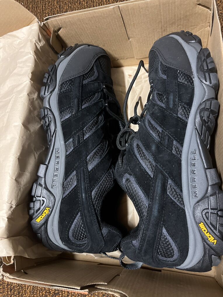 Merrell mens Shoe Size 13 (NEVER WORN)