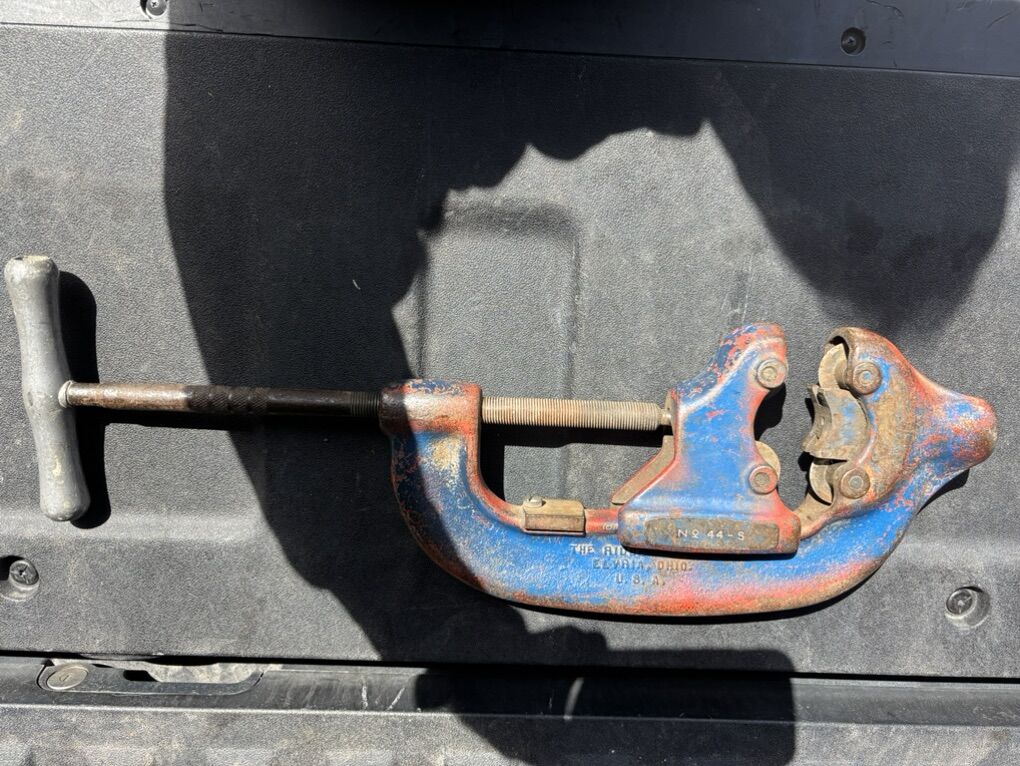 Ridgid No44-9 4wheel 21/-2 To 4 Pipe Cutter