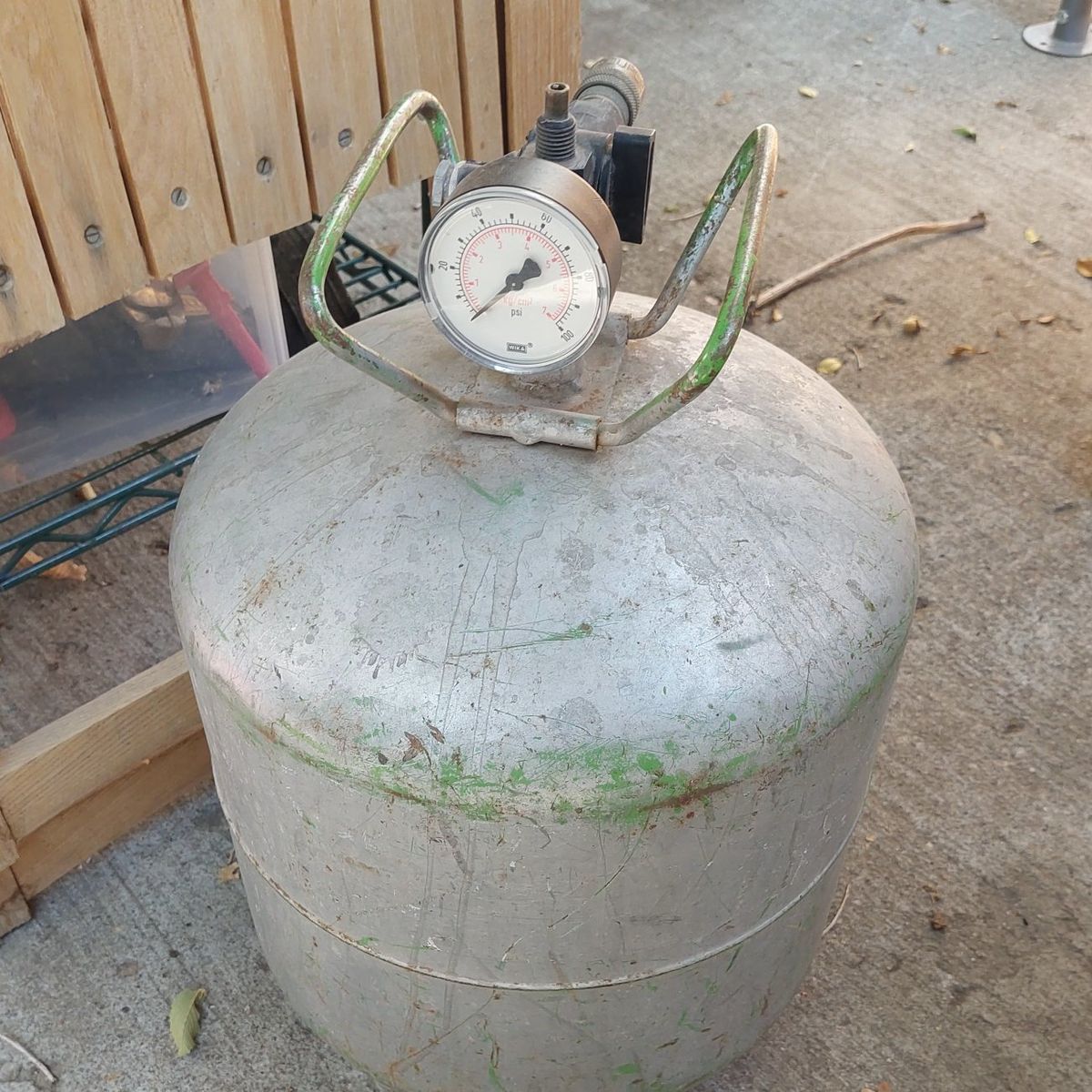 Portable air tank