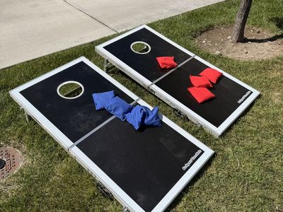 4x2 portable LED cornhole set with 8 all weather beanbags