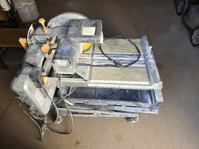 CHICAGO ELECTRIC 2.5 HP 10 In. Tile/Brick Saw