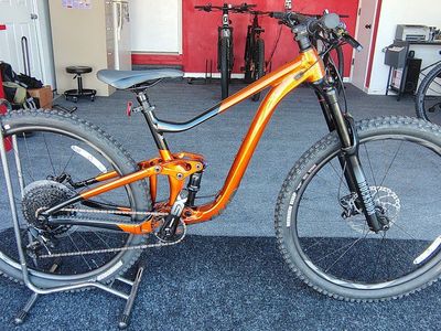 Giant Trance X (New)