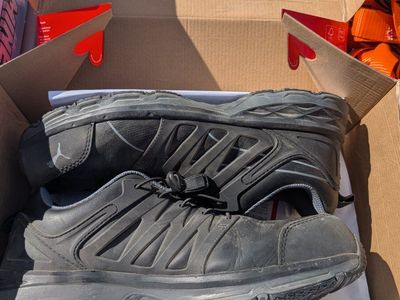 80 obo
Puma composite toe shoes 11.5