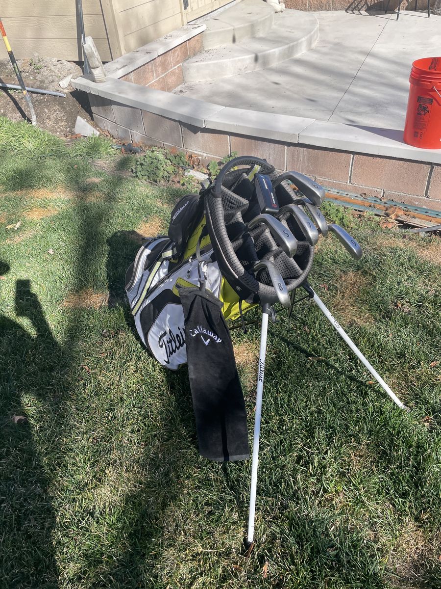 Titleiest AP1 Golf Club Set