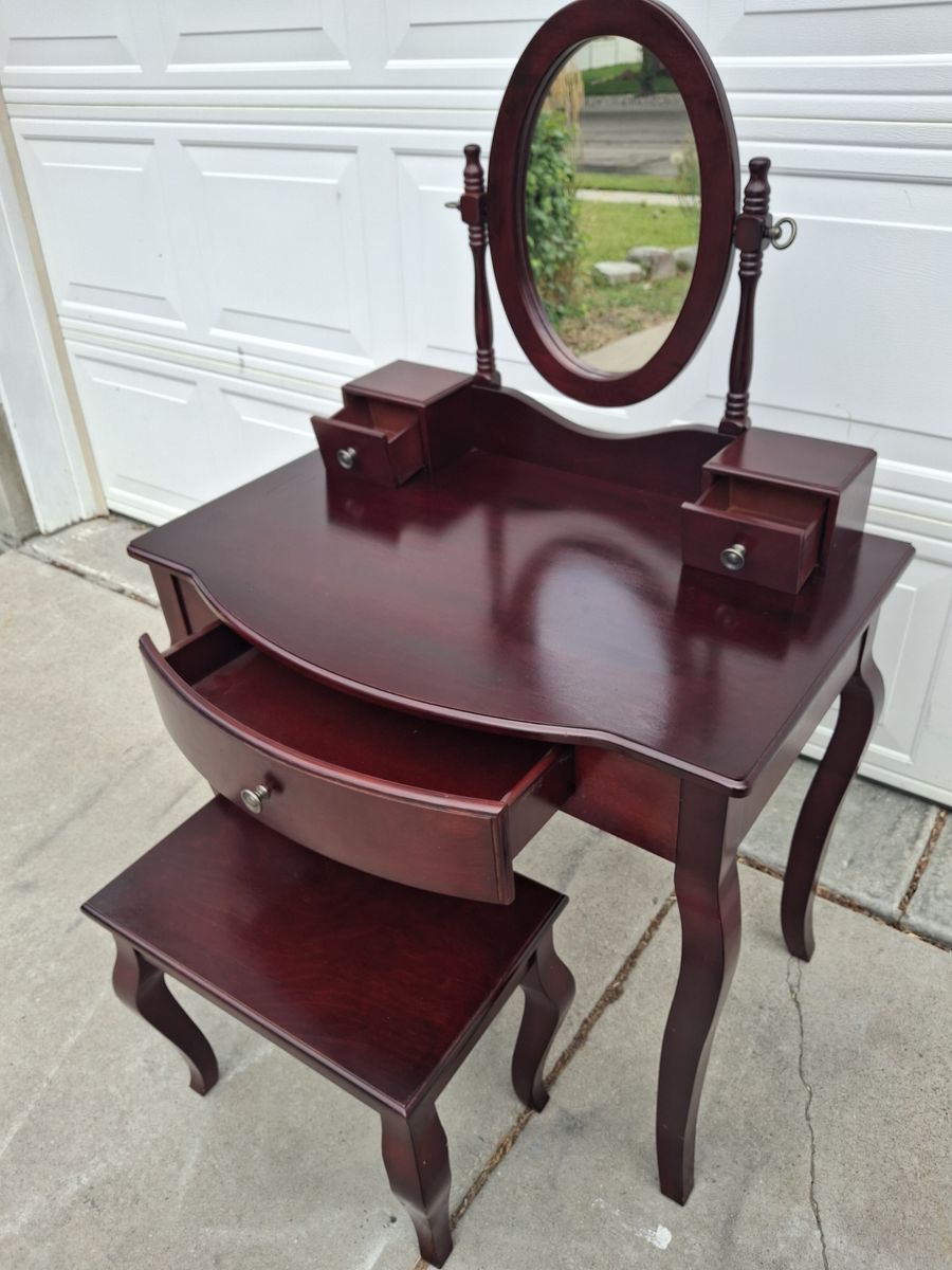 complete vanity with chair