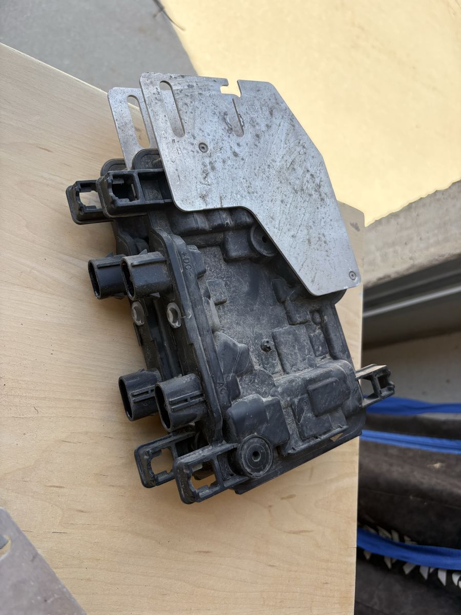 Main image 6