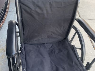 Drive Medical Cruiser III Lightweight Wheelchair 20" with Flip-Back Arms & Detachable Footrests