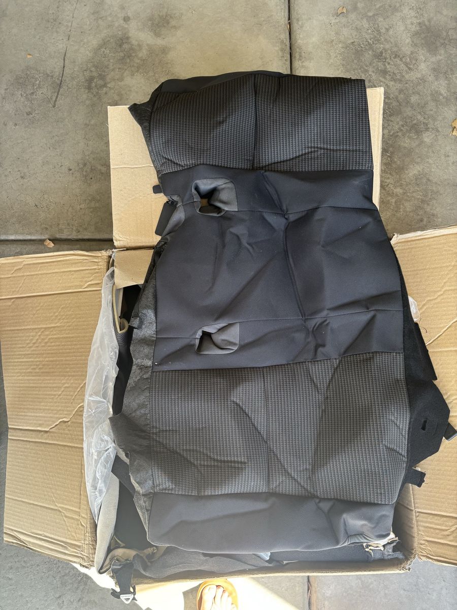 Like-new fabric OEM seat covers for 2021 Toyota Highlander
