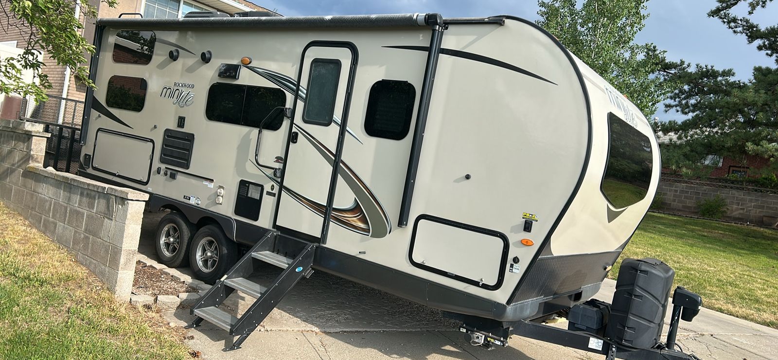 Forest River Rockwood Mini Lite Travel Trailer - Bumper Pull RV