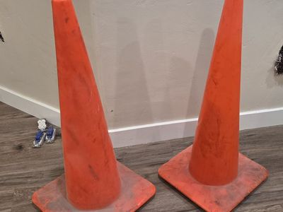 2x Large Safety Cones
