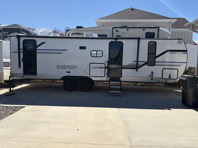 Forest River Cherokee Alpha Wolf 26DBH-L