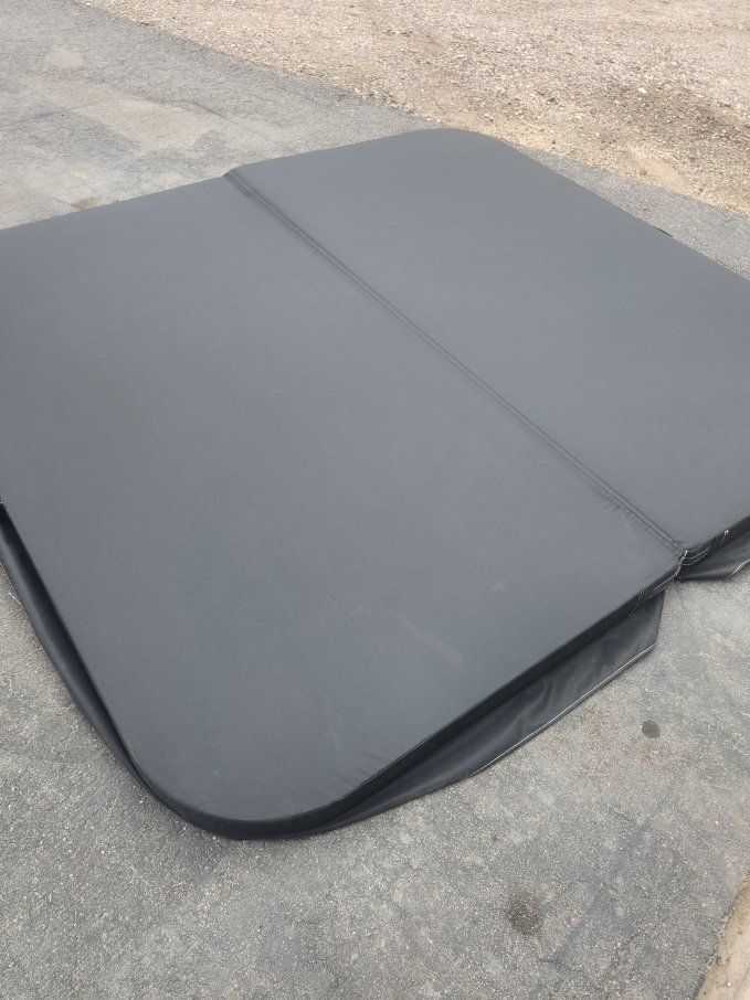 HotSprings Hot Springs Spas GRANDEE Black Cover 91"x100" 91x100 BRAND NEW (very small tear on underside) Have a used one as well