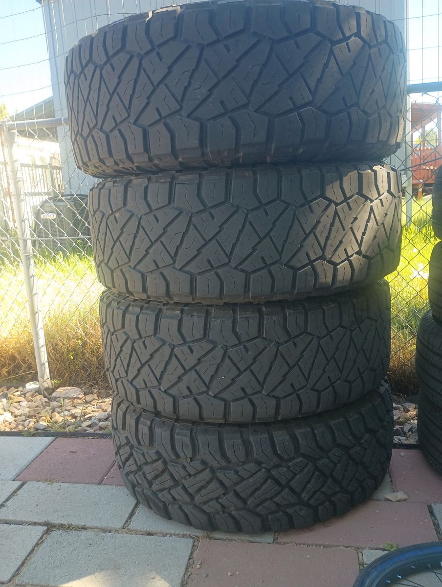 37x12.50 R20 LT