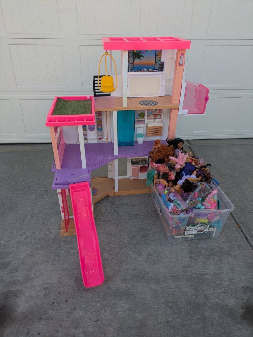 Barbie dream House