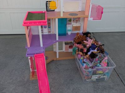Barbie dream House
