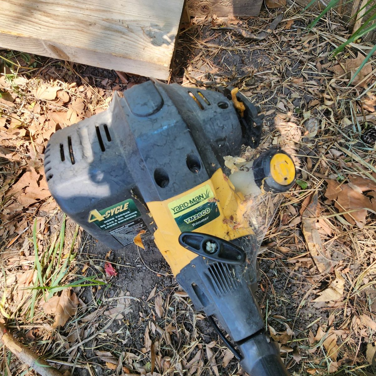 Yard-Man YM2600 26cc Curved Shaft Gas String Trimmer - Used, For Parts/Repair