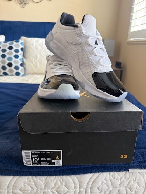 Jordan 11 CMFT Low V2