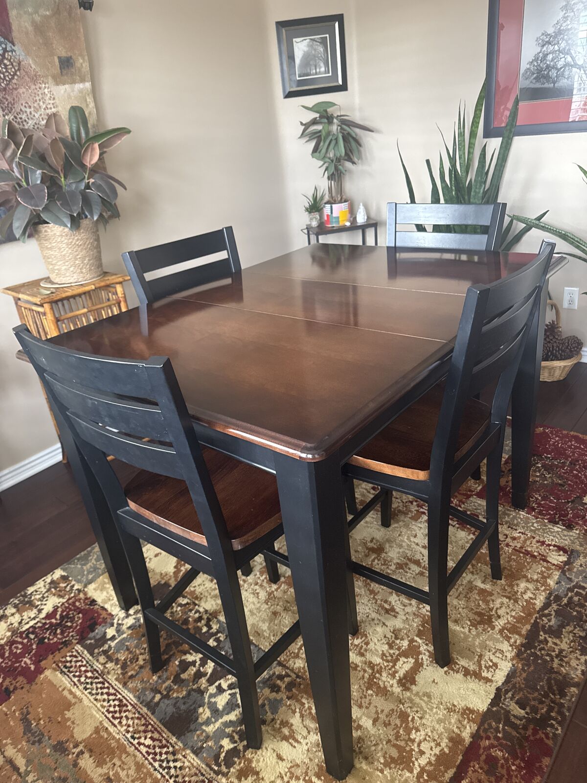 Counter Height Bassett Dining Table And Chairs