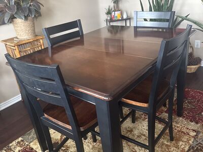 Counter Height Bassett Dining Table And Chairs