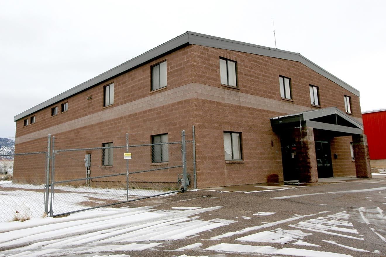 Main image 1
