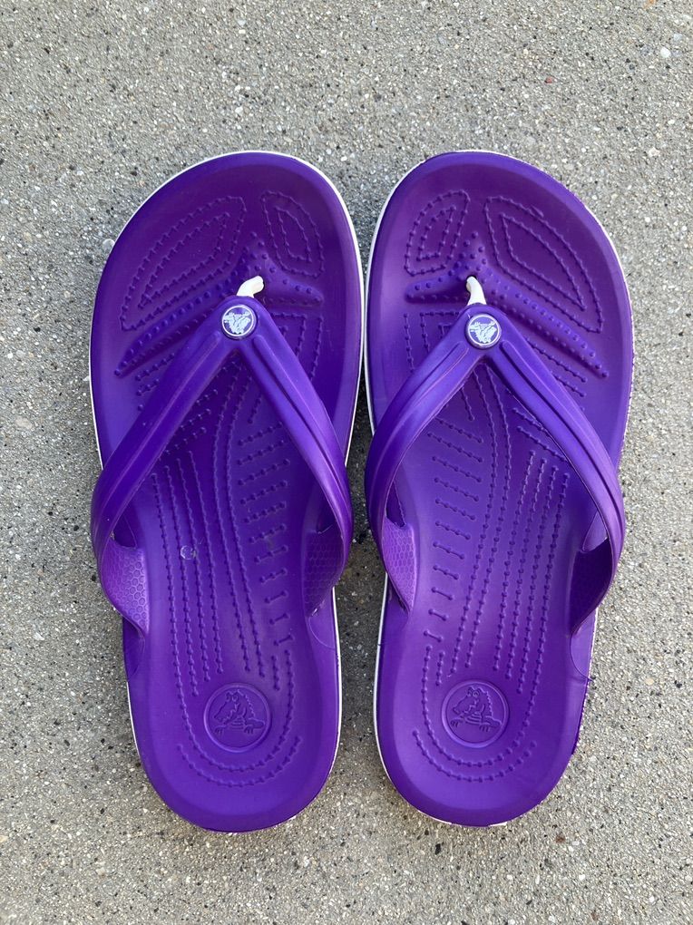 Crocs Flip Flips Purple Womens Size 7