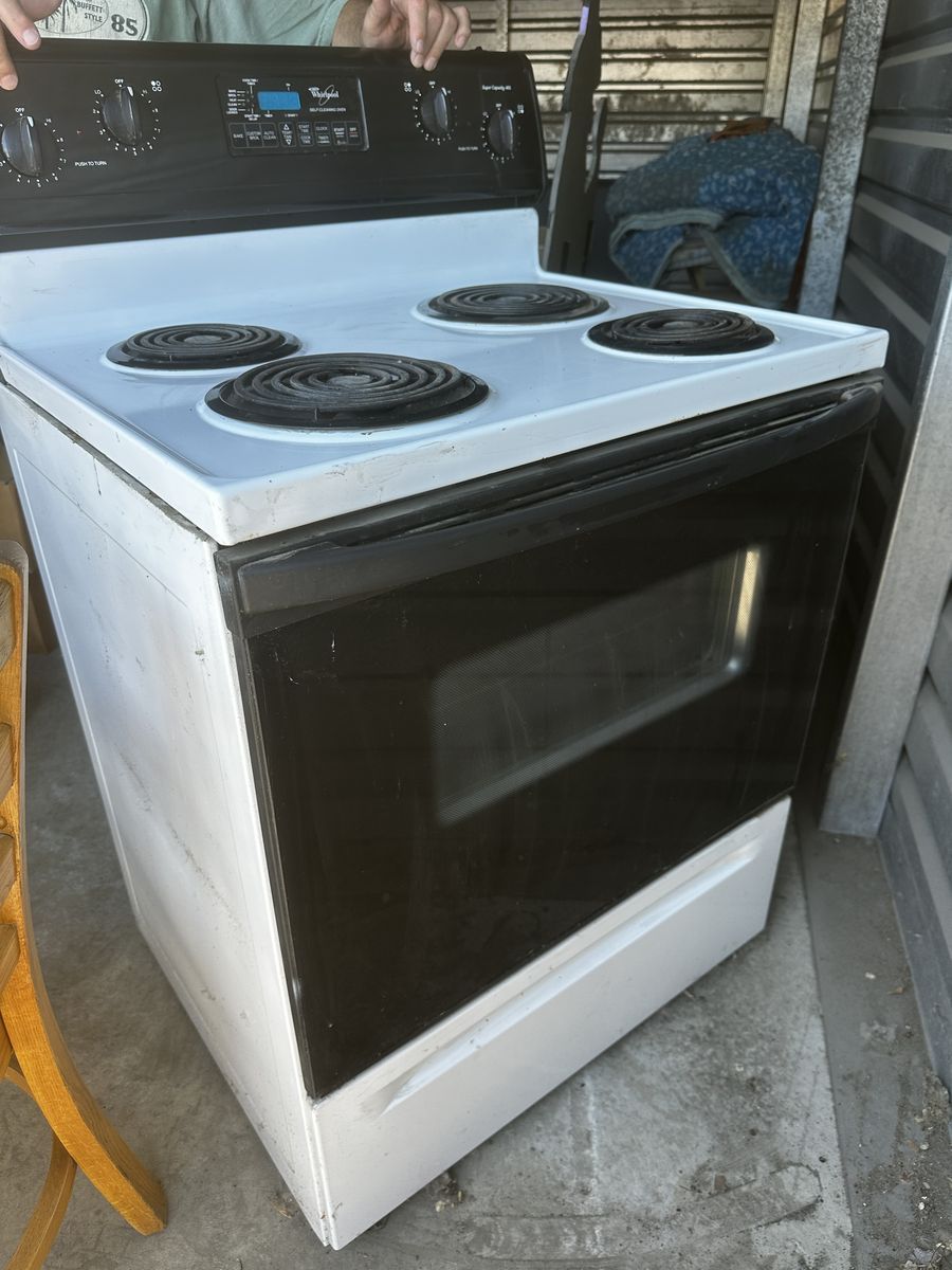 Whirlpool White Electric Range 30" Coil Top Oven Self-Cleaning