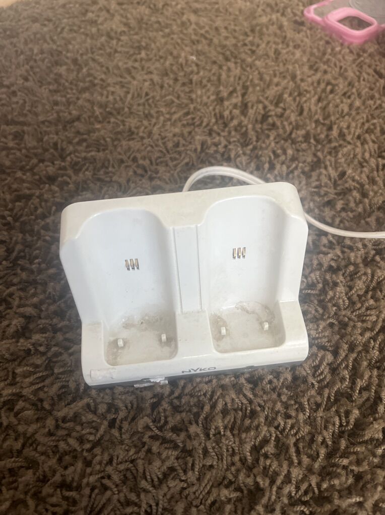 Nintendo Wii Controller Charger Station