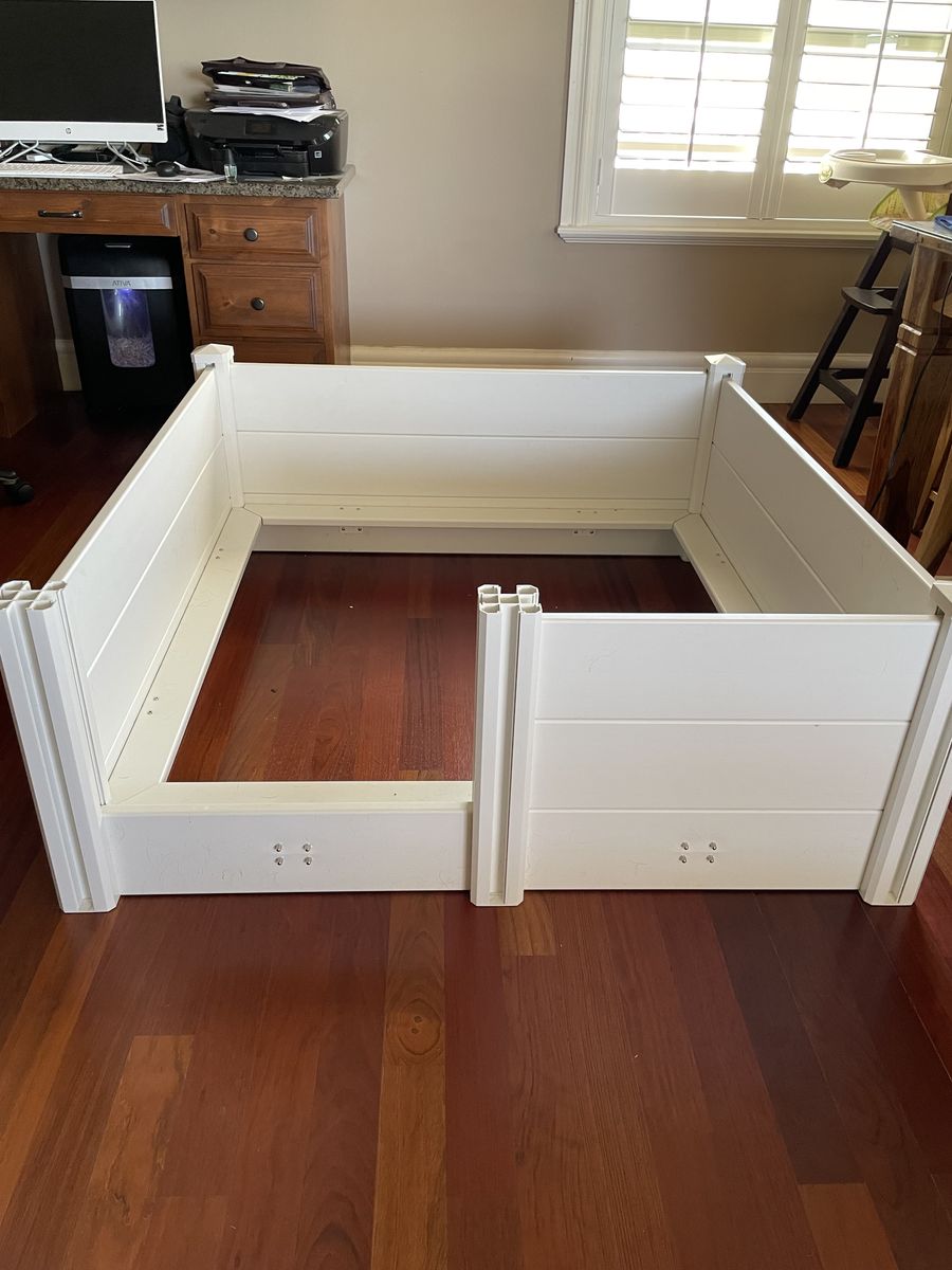 Whelping Box