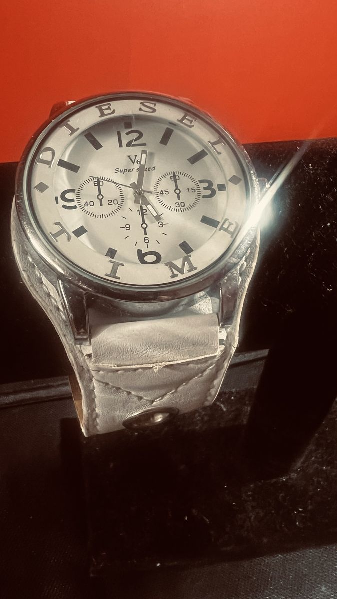 V6 Super Speed Men's Watch with White Leather Cuff Band