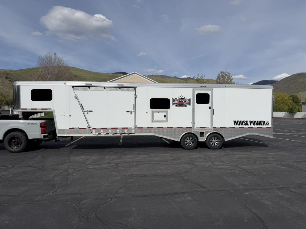 2020 Logan Coach Horsepower